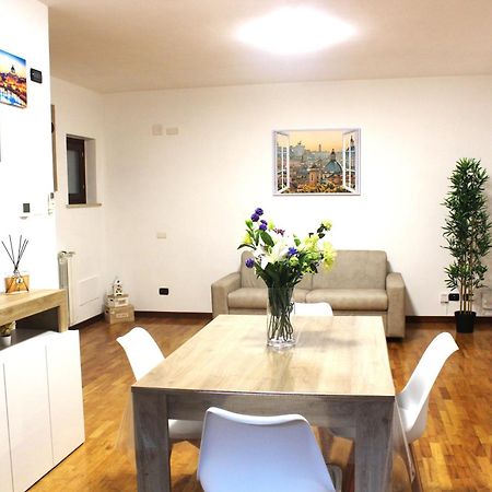 Minerva House - Airport And Fiera Apartment Fiumicino Luaran gambar