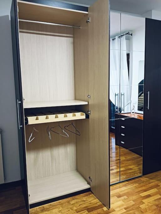 Minerva House - Airport And Fiera Apartment Fiumicino Luaran gambar