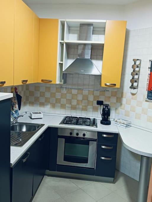 Minerva House - Airport And Fiera Apartment Fiumicino Luaran gambar