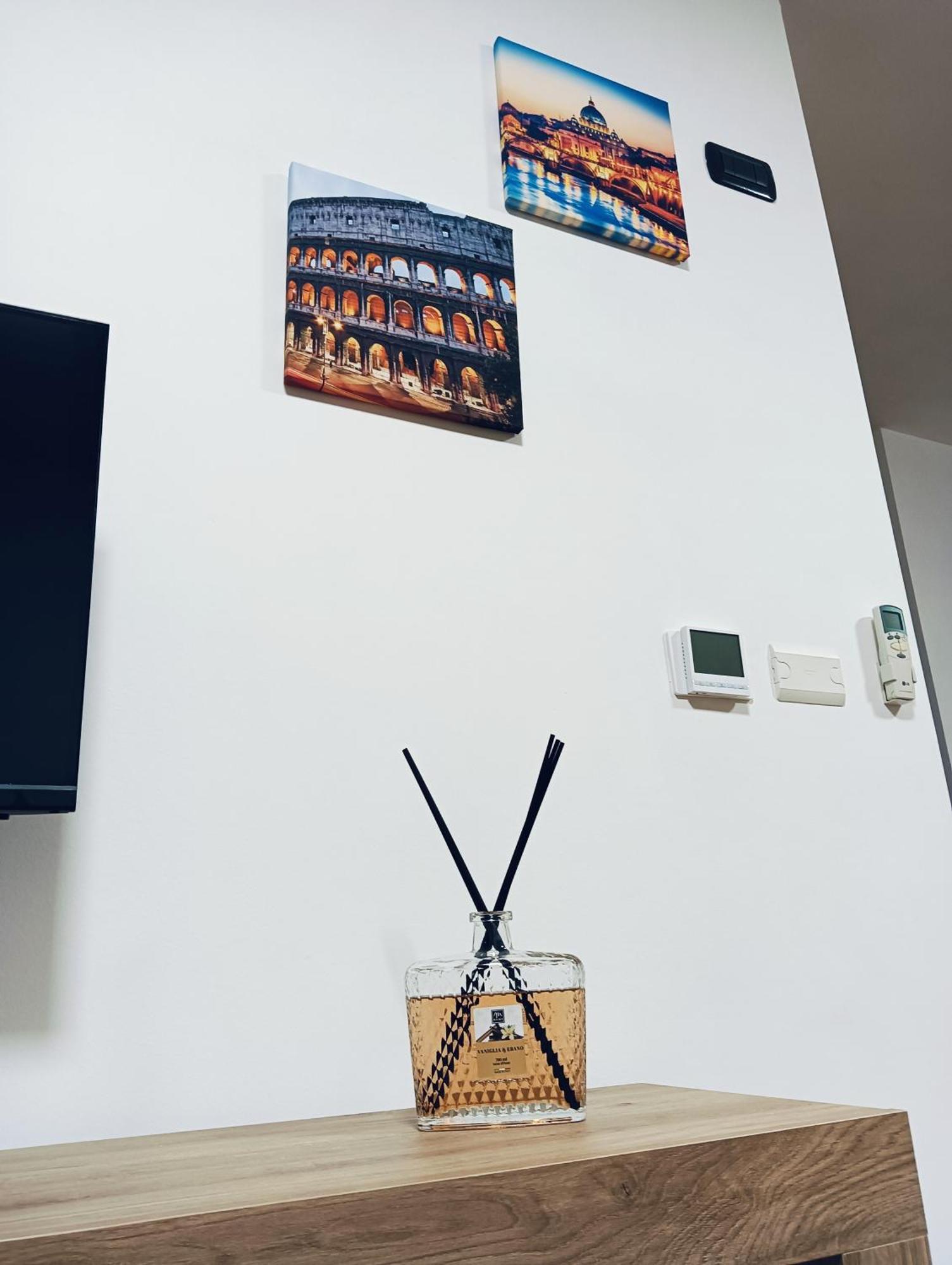 Minerva House - Airport And Fiera Apartment Fiumicino Luaran gambar