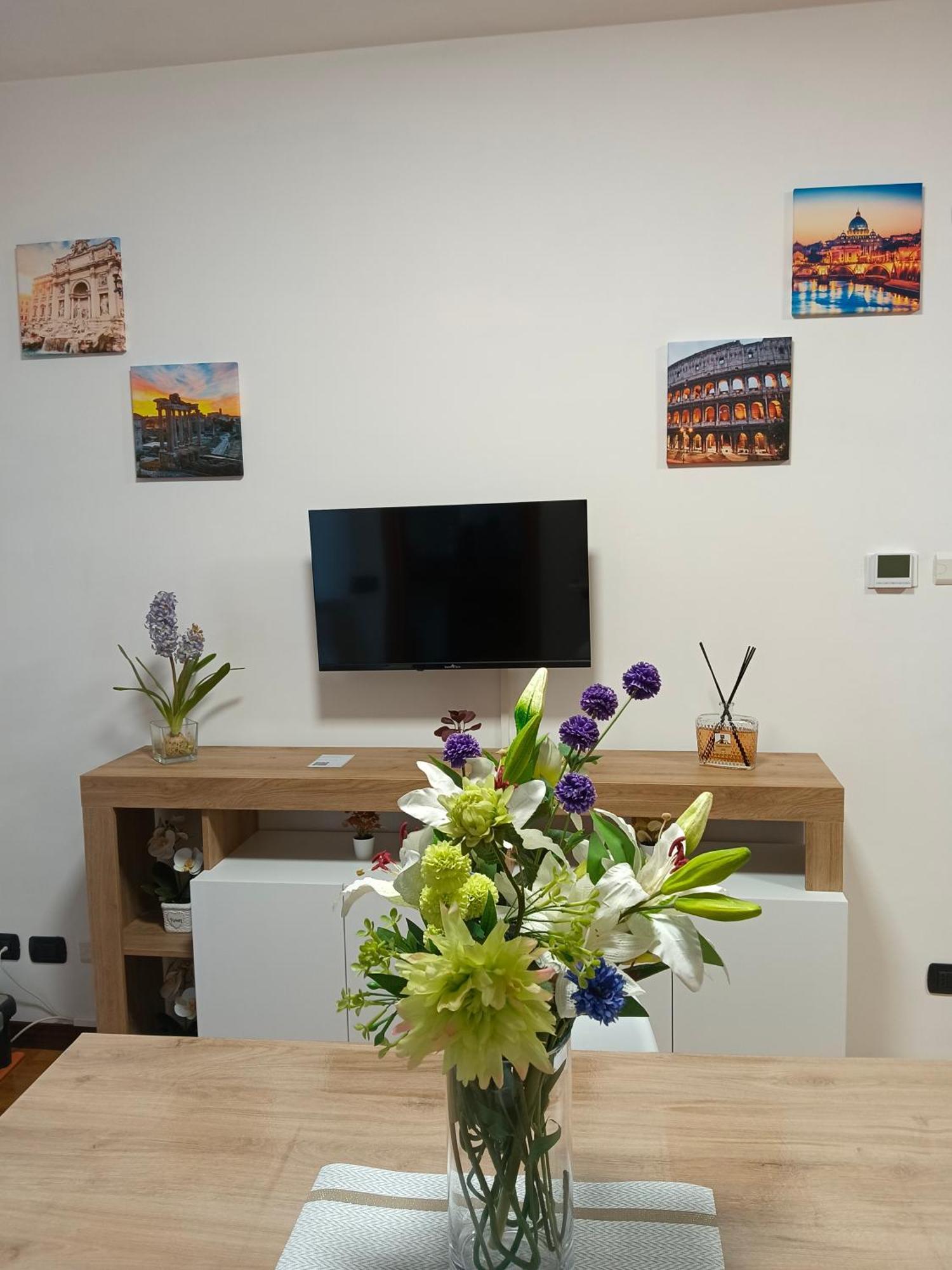 Minerva House - Airport And Fiera Apartment Fiumicino Luaran gambar