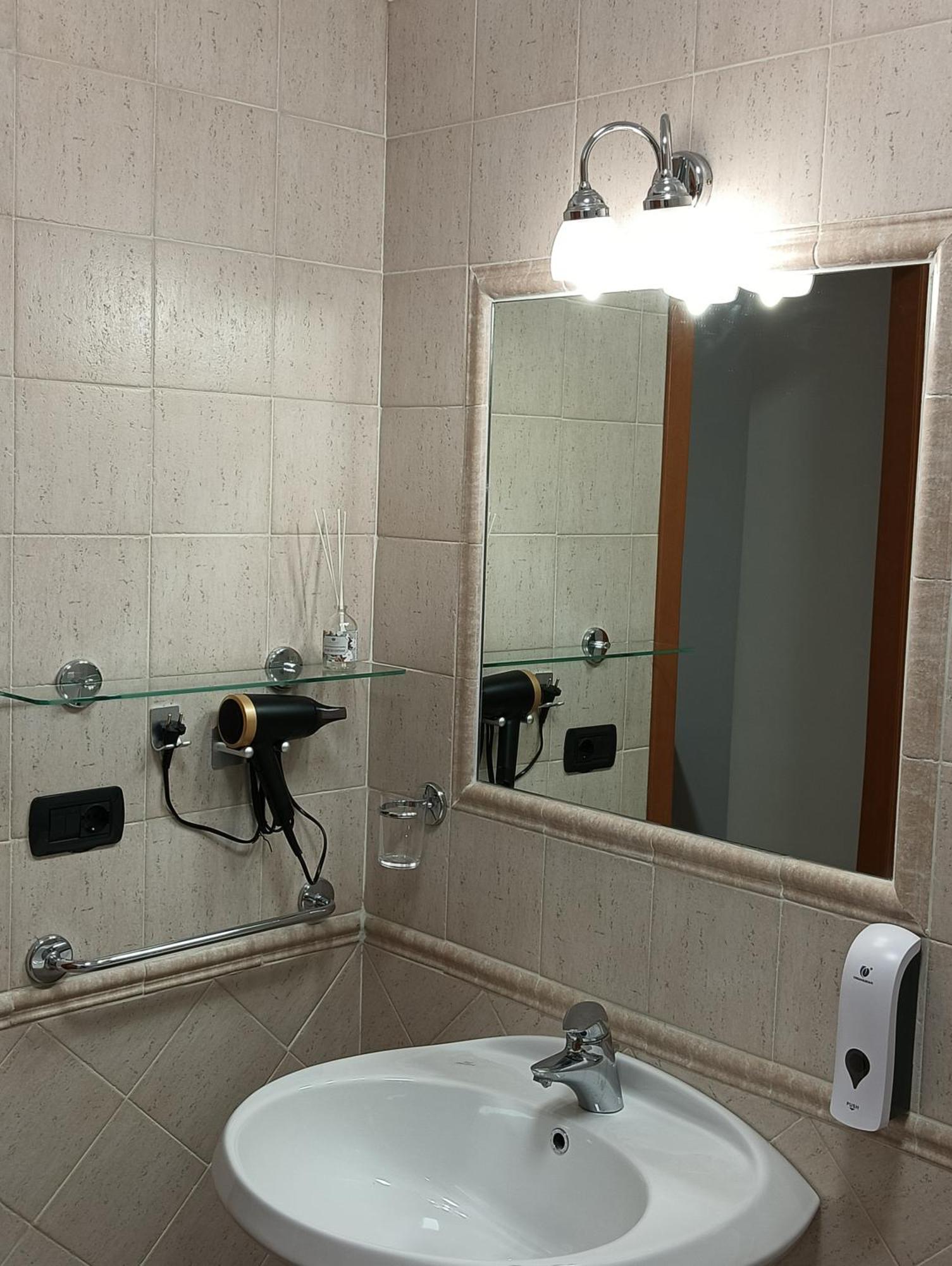 Minerva House - Airport And Fiera Apartment Fiumicino Luaran gambar