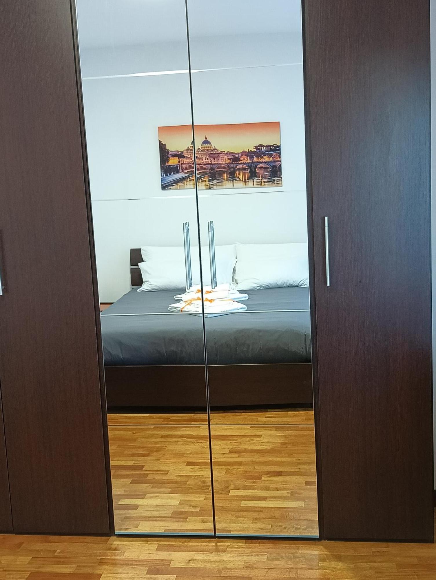 Minerva House - Airport And Fiera Apartment Fiumicino Luaran gambar